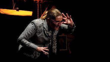 DA FUORI TUTTO BENE Il can can del cancro